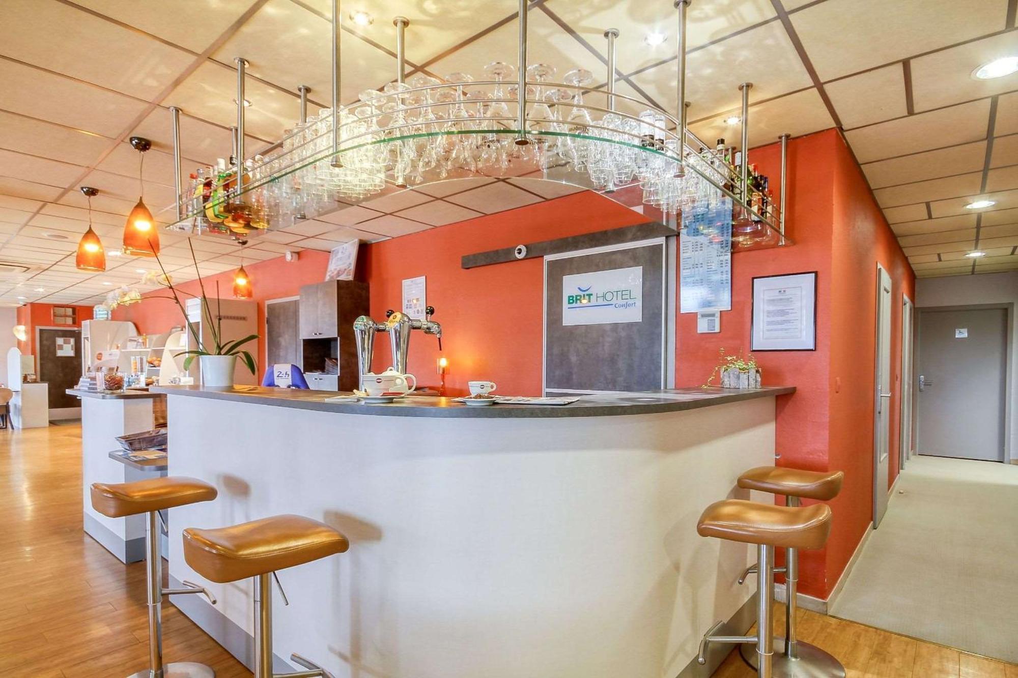 Brit Hotel Les Evens Saint-Saturnin  Luaran gambar
