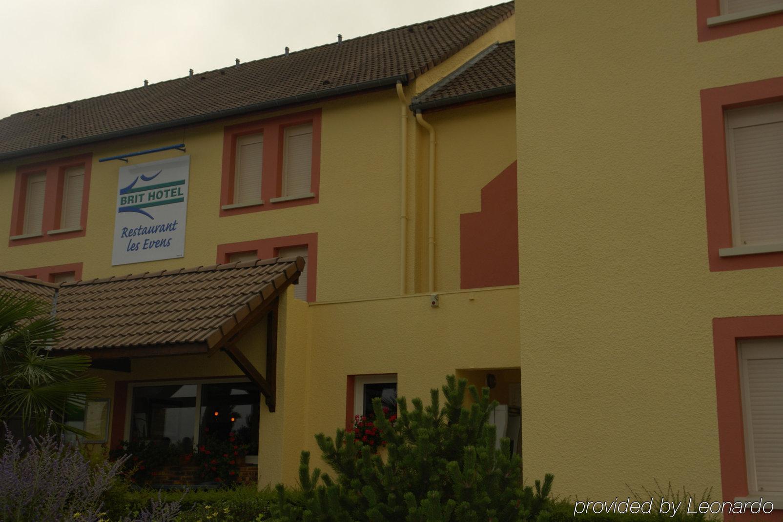 Brit Hotel Les Evens Saint-Saturnin  Luaran gambar