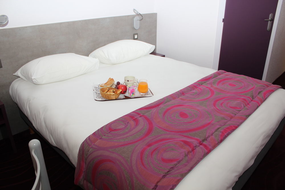 Brit Hotel Les Evens Saint-Saturnin  Luaran gambar
