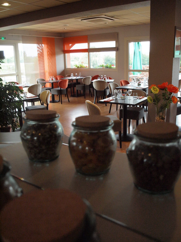 Brit Hotel Les Evens Saint-Saturnin  Luaran gambar