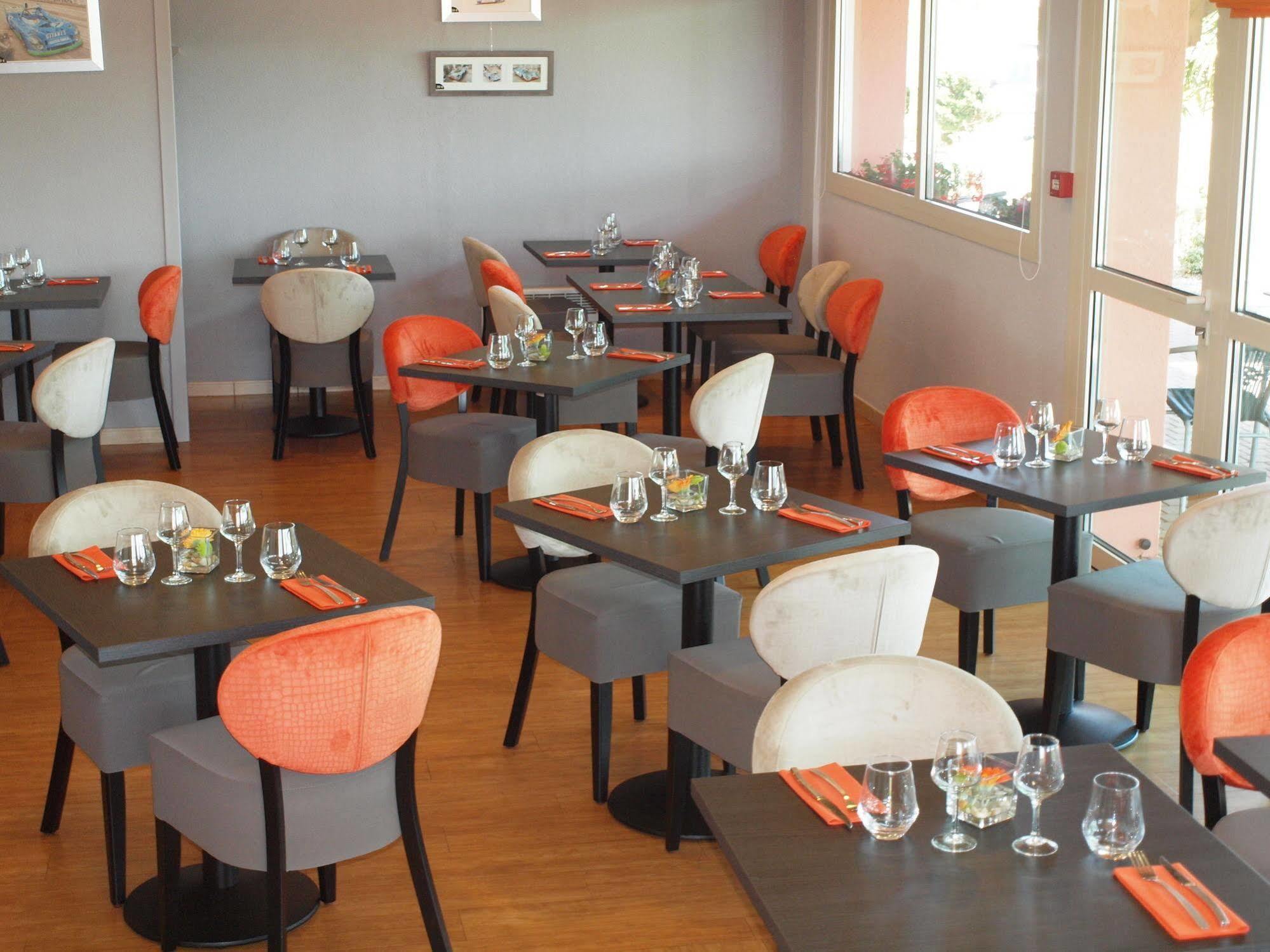Brit Hotel Les Evens Saint-Saturnin  Luaran gambar