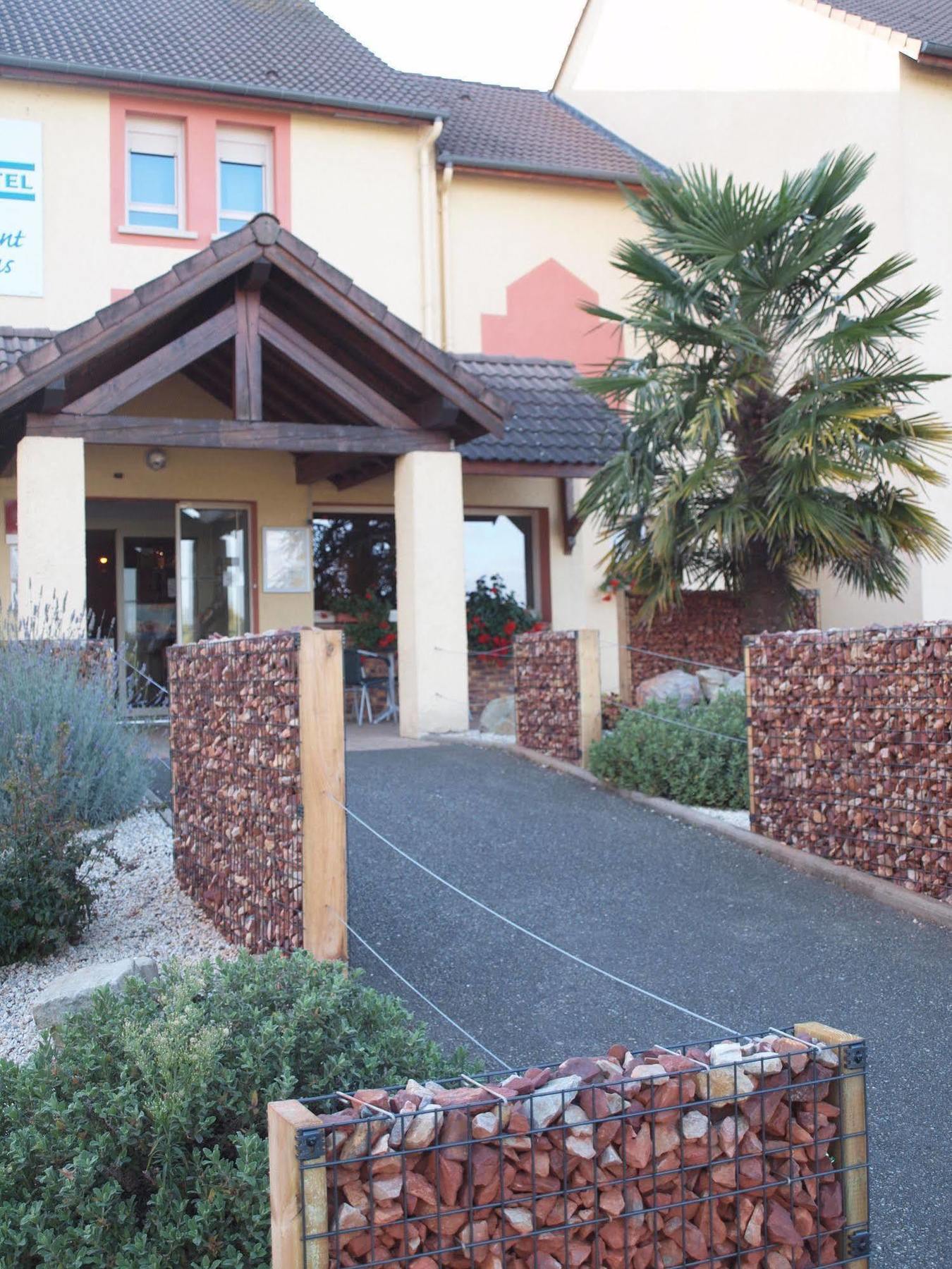 Brit Hotel Les Evens Saint-Saturnin  Luaran gambar